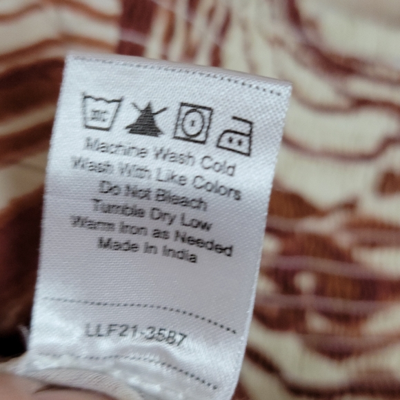 NWT Love the Label (Anthro) Smocked Puff Sleeve Blouse Brown Zebra Print - Picture 10 of 16
